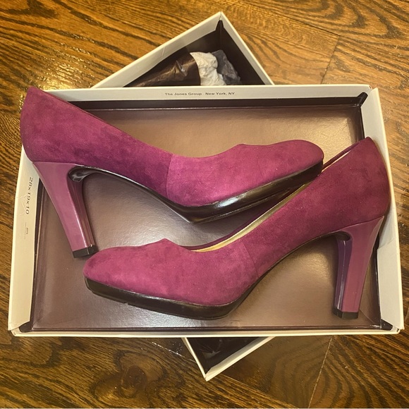 Anne Klein Iflex Dark Pink Suede Pumps - Picture 1 of 9
